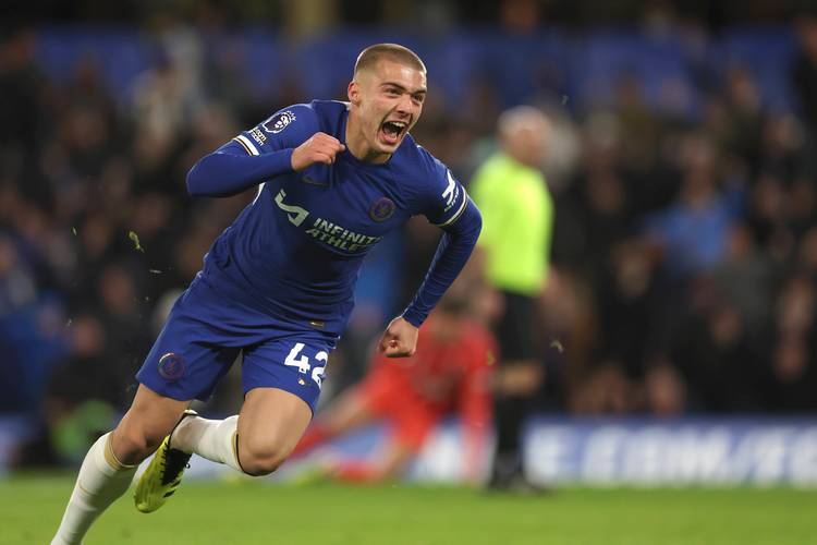 意甲焦点战：国际米兰4-0大胜科莫，路易斯·恩里克闪耀圣西罗