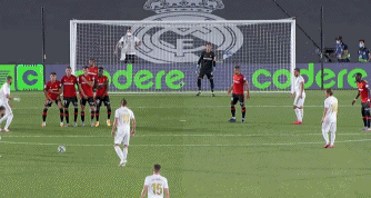 15场11球！19岁亿元小妖搅动冬窗，利物浦抢得赢吗？