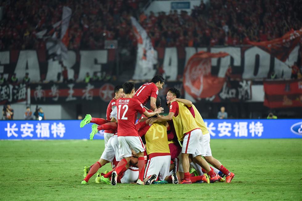 世体：巴萨要在1月15日前提交滕森的伤势报告，以注册新球员（世体：巴萨须在1月15日前递交滕森伤情报告，方可完成新援注册）