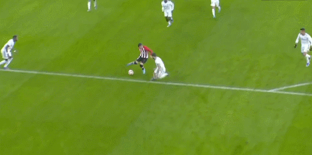 约基奇生涯3次100%命中率砍25+，历史上仅张伯伦更多