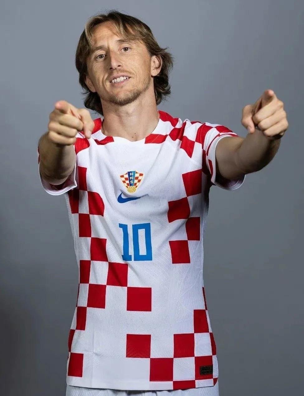 法比尼奥：重回巴西队感觉像第一次入选；会努力进入最终名单